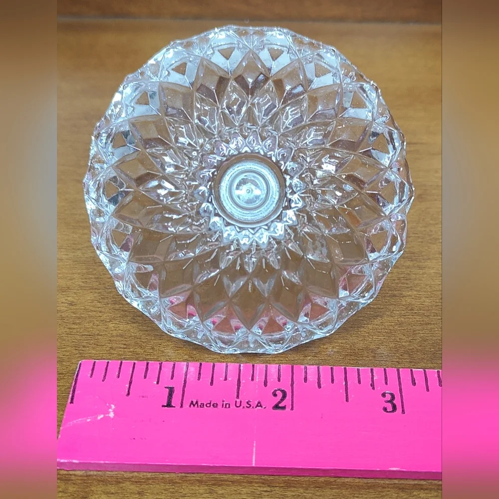 Fifth Avenue Crystal Ring Holder
